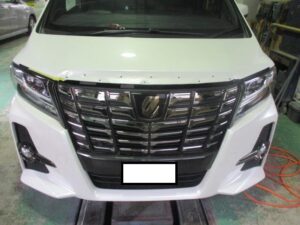 トヨタ　アルファード　鈑金塗装のサムネイル画像